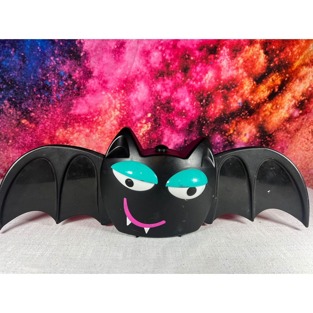 Hallmark Halloween Bat Motion Activated Door Knocker Light Up 2000s Vintage